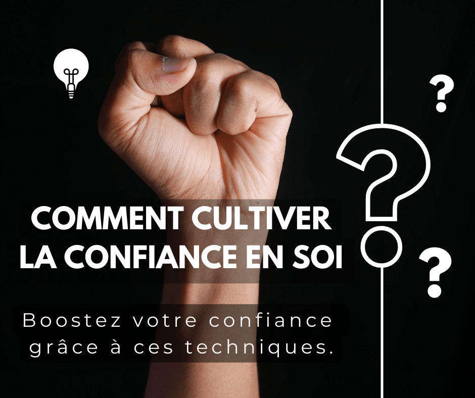 Main levée en poing fermé sur fond noir, illustrant la force intérieure et la confiance en soi